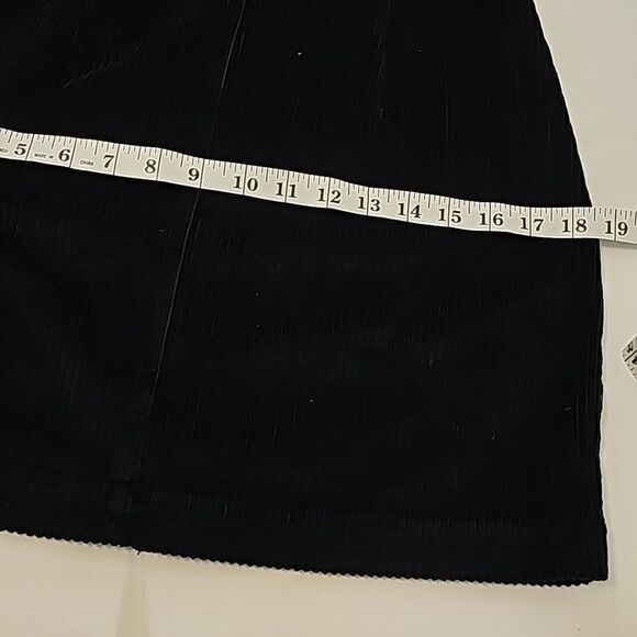 Wilfred Free black corduroy button front mini skirt size 6 - Picture 7 of 11